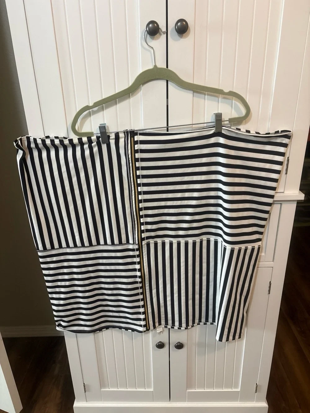Lululemon Black White Striped Infinity Scarf OS Scandinavian Quiet Luxury